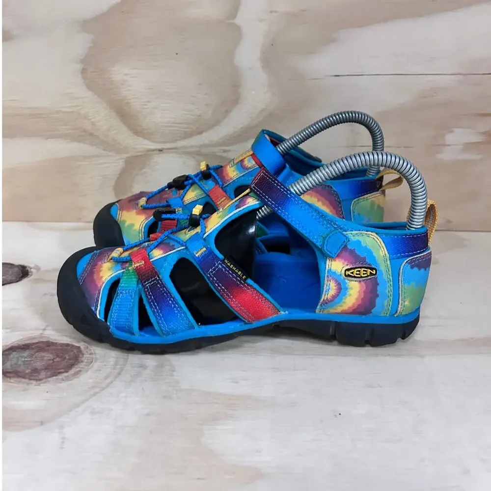 Keen -Seamcamp II CNX Vivid Blue Tie Dye Rainbow -Sandals -Kids Big Unisex - 4